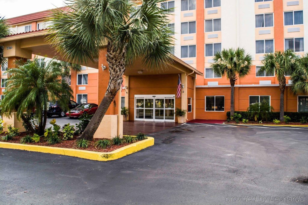 Фото Comfort Inn St Petersburg North