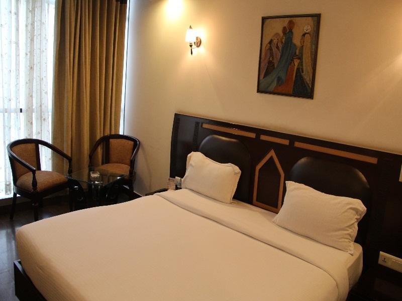 Фото Hotel Saptagiri