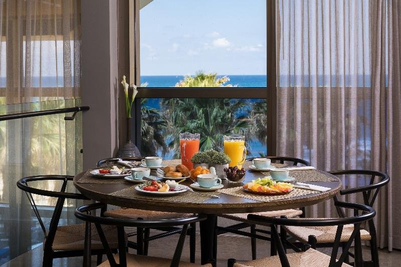 Фото Daniel Herzliya