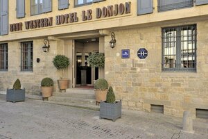 отель Hôtel Le Donjon - Coeur de la Cité Médiévale