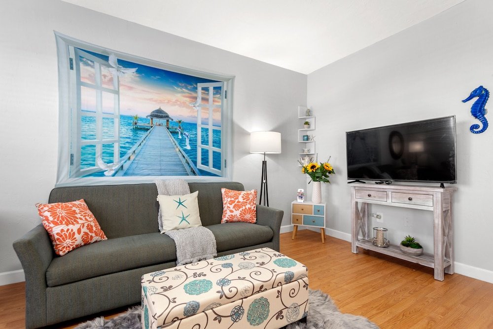Фото 2 Bedroom 2Bath Deluxe Apt with Patio