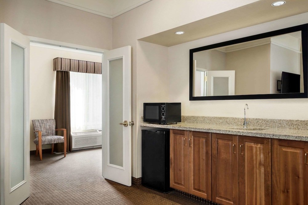 Фото La Quinta Inn & Suites by Wyndham St. George