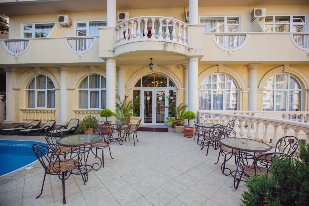 Фото Грейс Наири