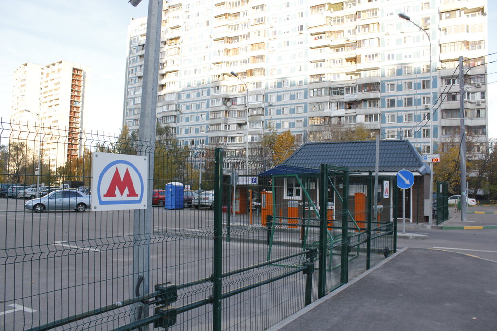Aparcamiento de coches Perekhvatyvayushchaya parkovka Metropolitenaetro, , foto