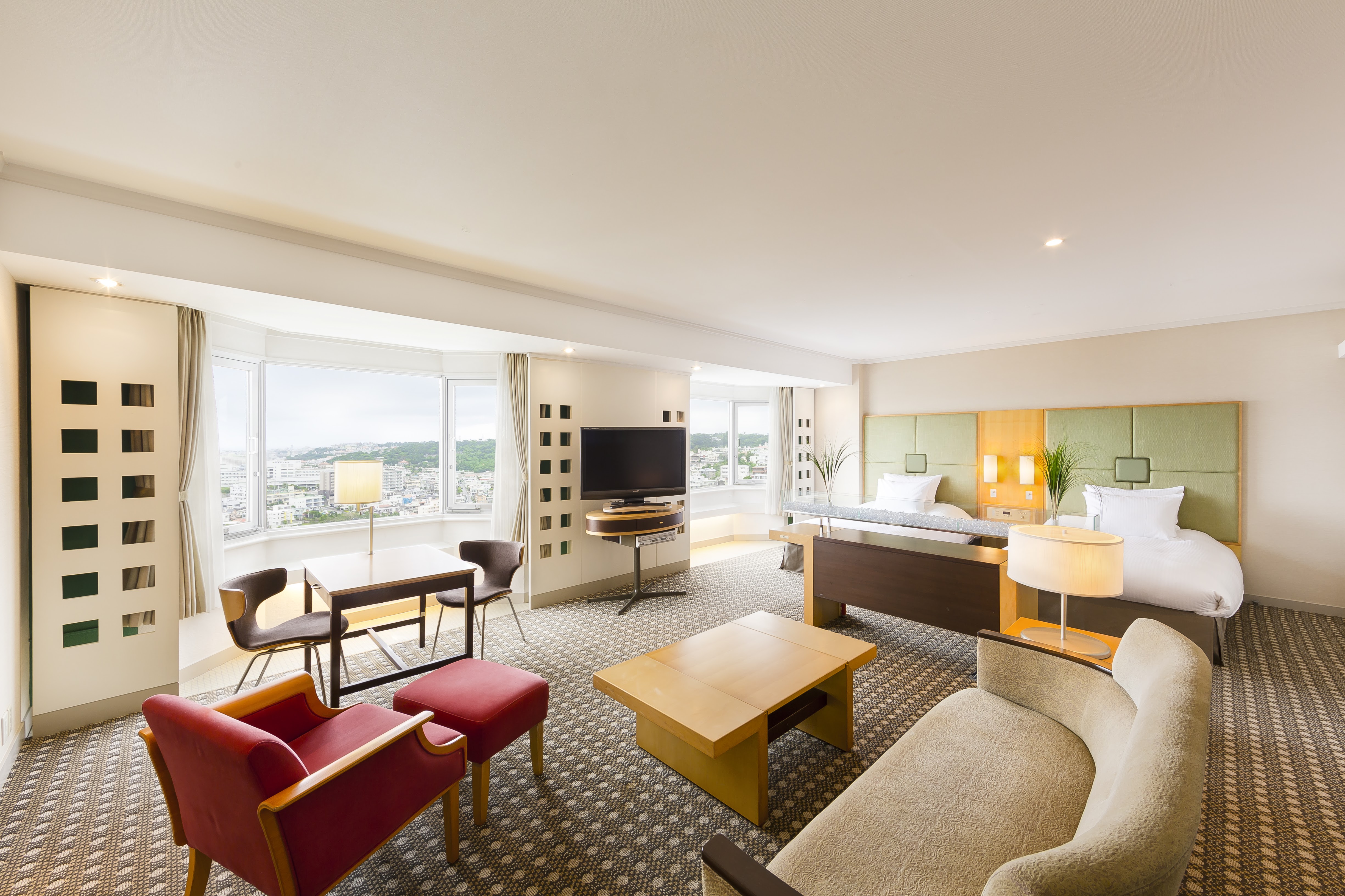 Фото DoubleTree by Hilton Hotel Naha Shuri Castle