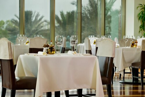 Гостиница Radisson Blu Hotel & Resort Abu Dhabi Corniche в Абу-Даби