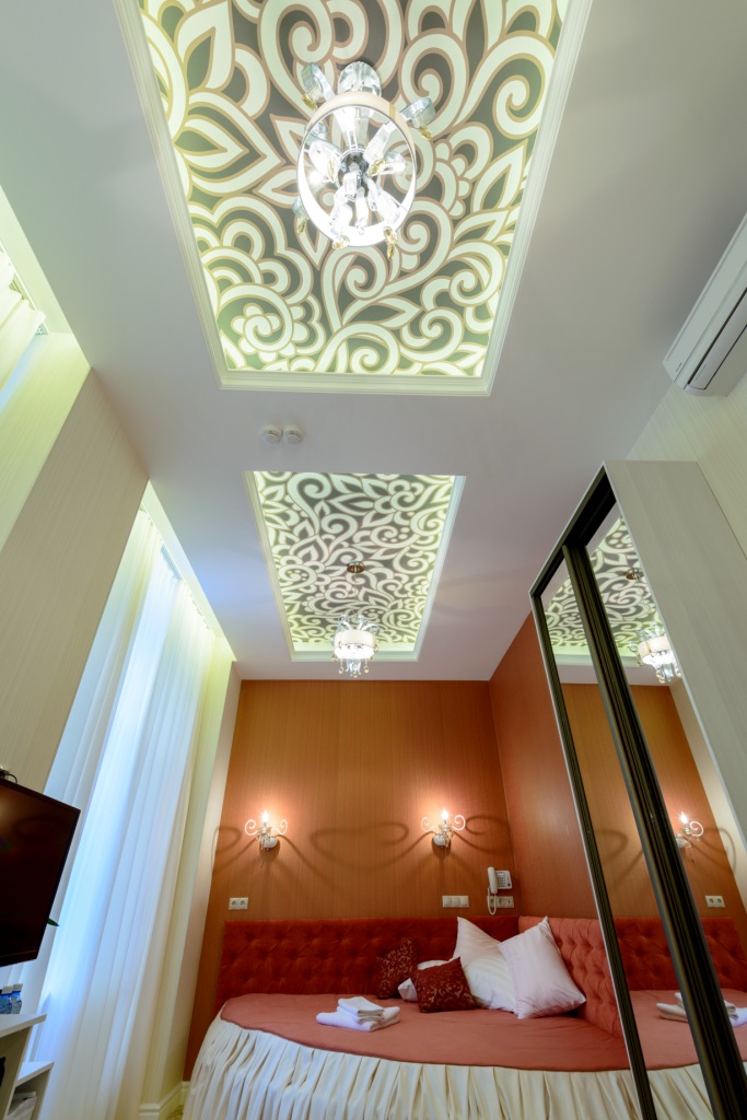 Фото Серебряная лошадь