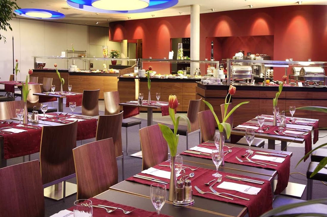 Фото Хилтон Гарден Инн Штутгарт Неккарпарк