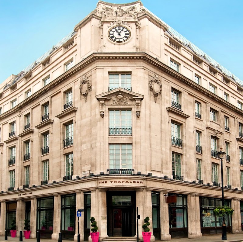 Фото The Trafalgar St. James London, Curio Collection by Hilton