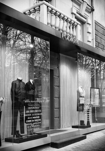 Ер адамның мас әйелді сиқыған видеосы