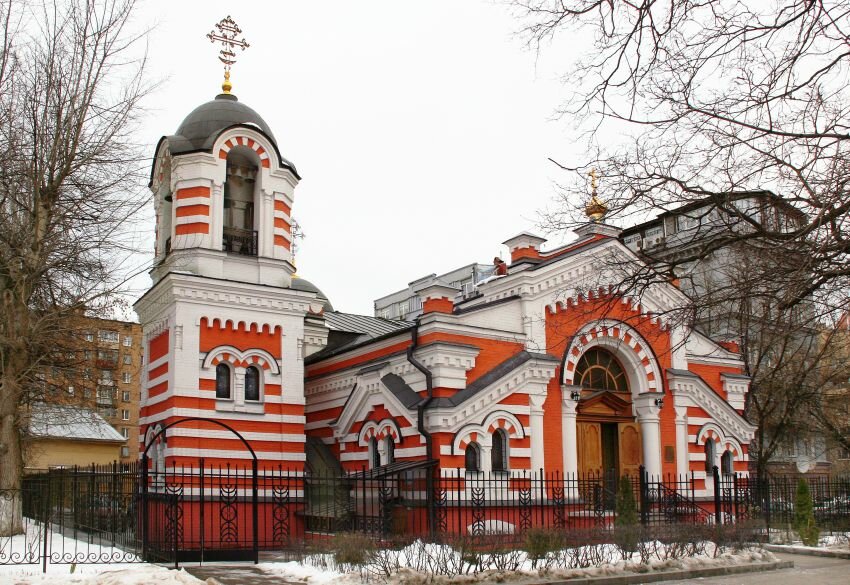 Orthodox church Chapel of the Archangel Michael near Kutuzov Hut, Moscow, photo