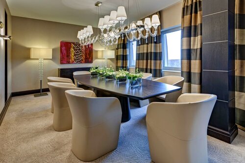 Внешний вид отеля Hilton Frankfurt Airport в Франкфурте-на-Майне, фото 1