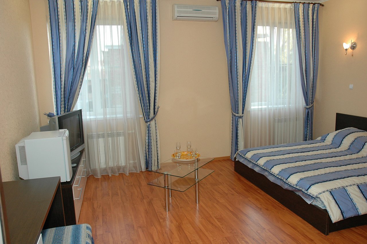 Фото отеля 1