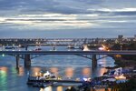 River Park (ulitsa Dobrolyubova, 2) ، مطعم