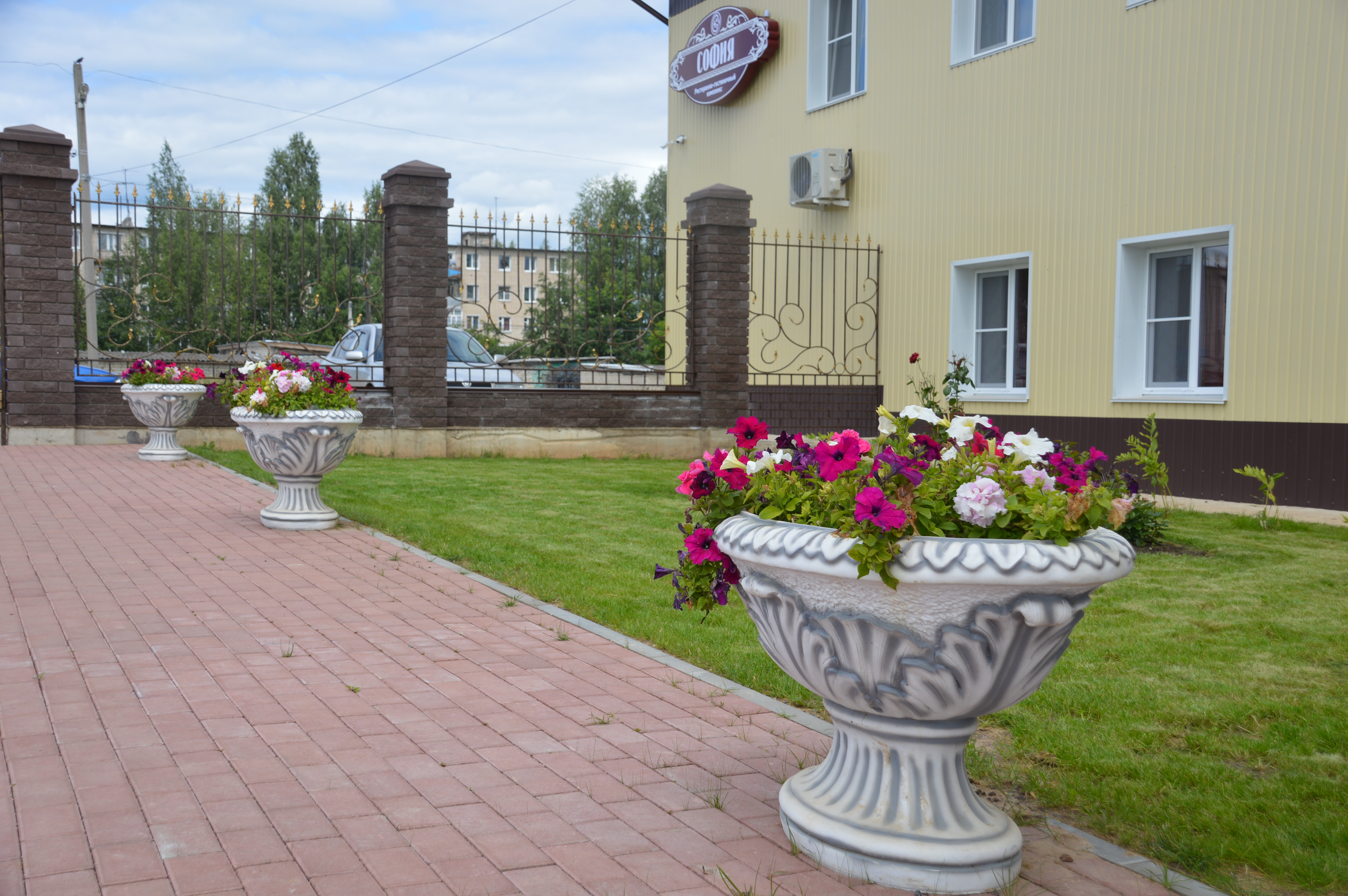 Фото отеля 2