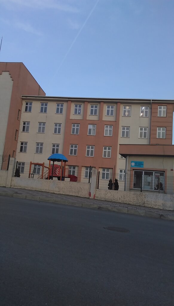 School Toki Fenertepe Secondary School, Istanbul, photo