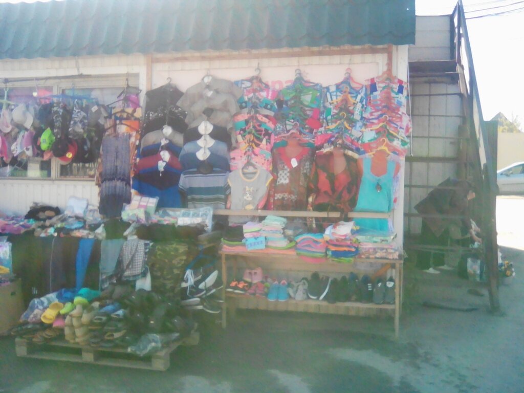 Knitwear Magazin trikotazhnykh izdely na Aramilskom rynke, Aramil, photo