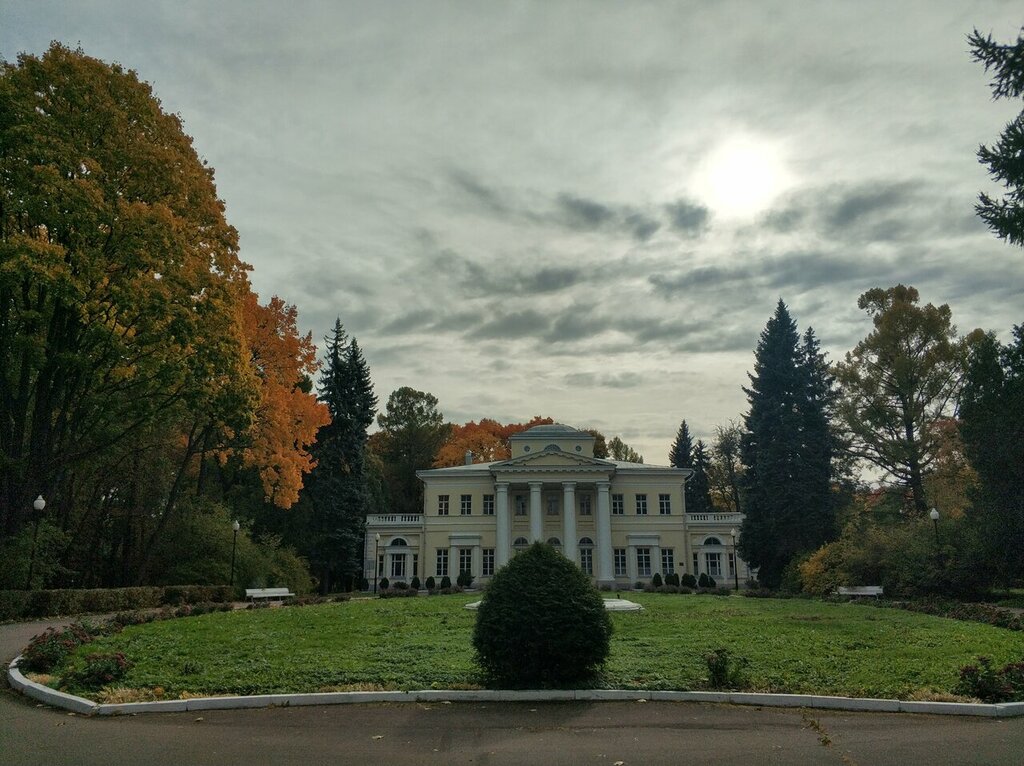 Landmark, attraction Главный дом усадьбы Черёмушки-Знаменское, Moscow, photo