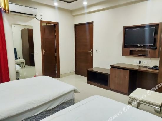 Фото Bodhgaya Seven Inn Hotel n Restaurant