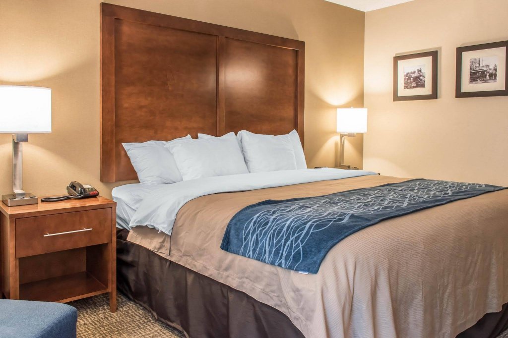 Фото Comfort Inn Clarks Summit