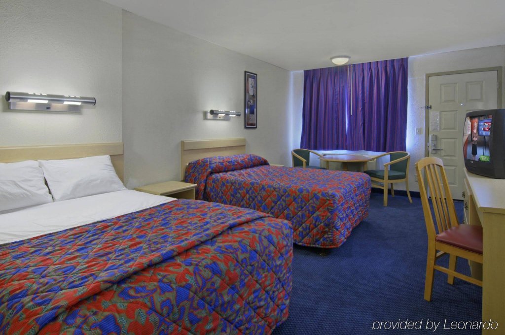 Фото Red Roof Inn Stockton