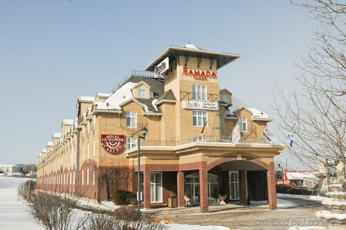 Гостиница Ramada Plaza Manoir Du Casino в Гатино