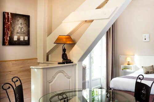 Гостиница Hotel La Thomasse в Родезе