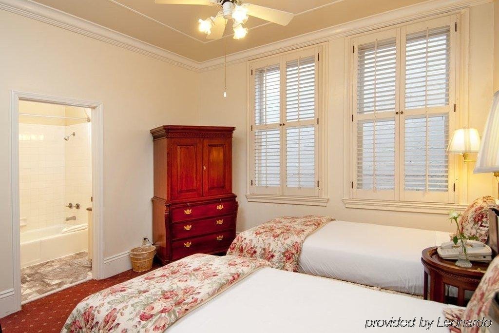 Фото The Monterey Hotel