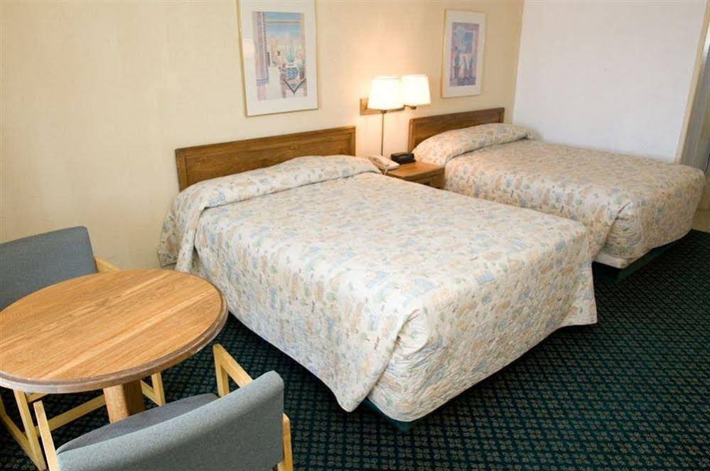 Фото Red Lion Inn & Suites Redding