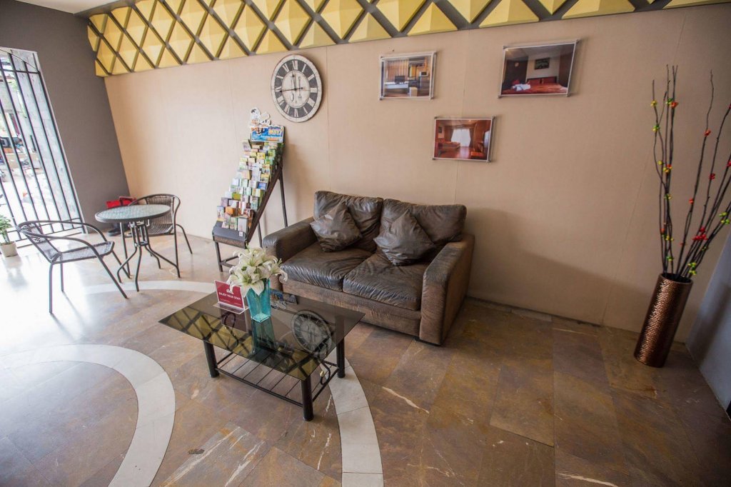 Фото Zen Rooms Soi Chom Chan