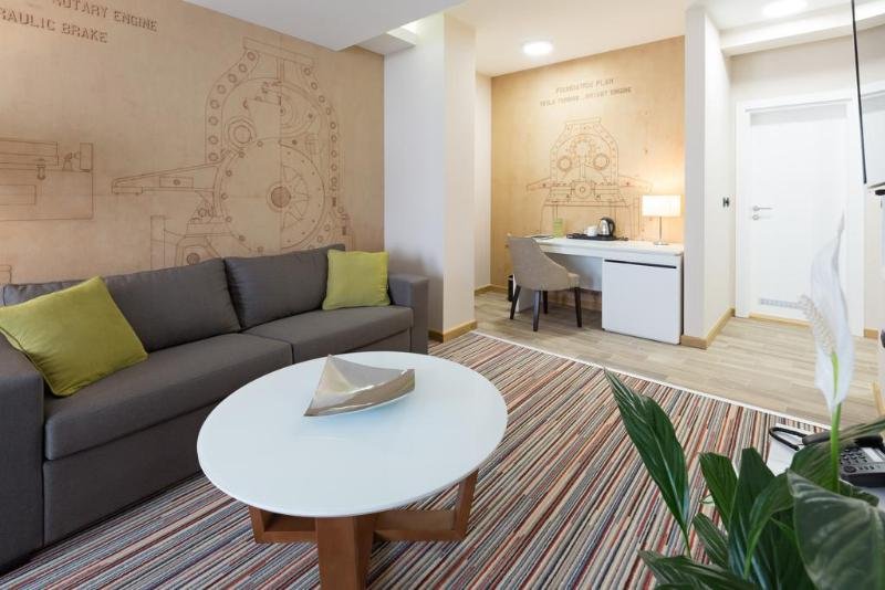 Фото Hotel Tesla Smart Stay