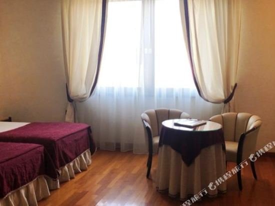 Фото Hotel Leopardi