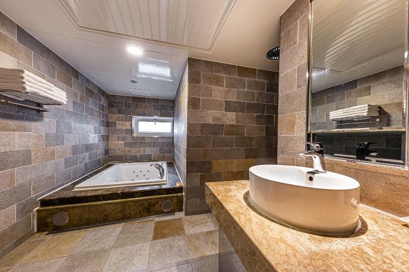 Фото Friendly DH Naissance Hotel