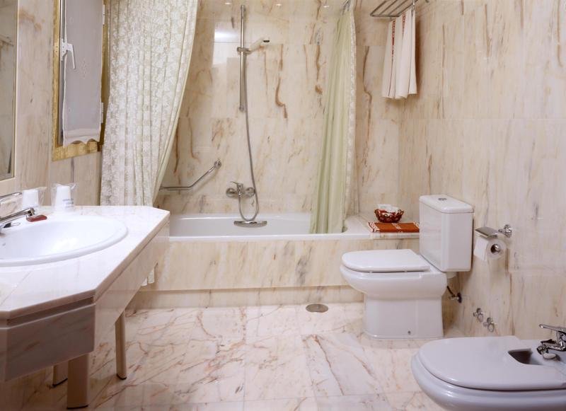 Фото Hotel Castilla Vieja