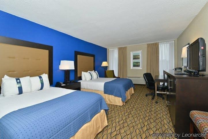 Фото DoubleTree by Hilton Raleigh Midtown, Nc