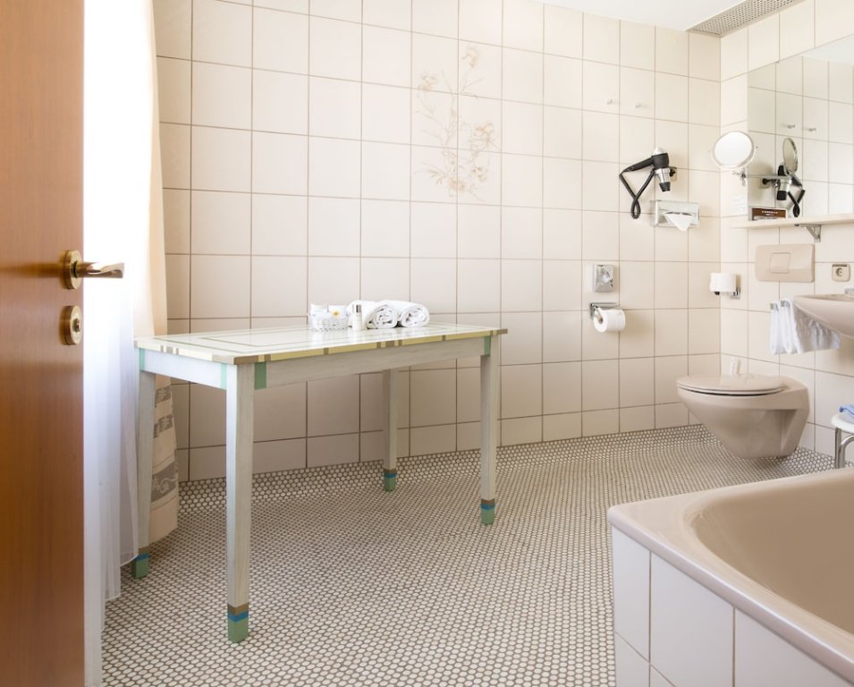 Фото Akzent Hotel Restaurant Altdorfer Hof