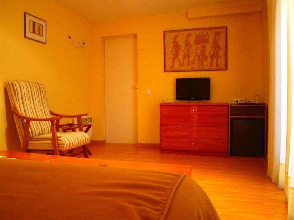 Фото Aparthotel Bertran