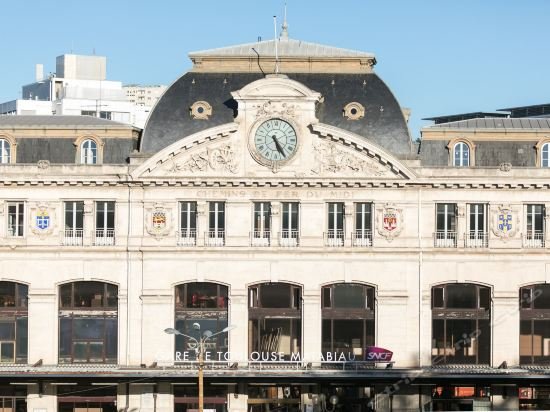 Фото отеля 2