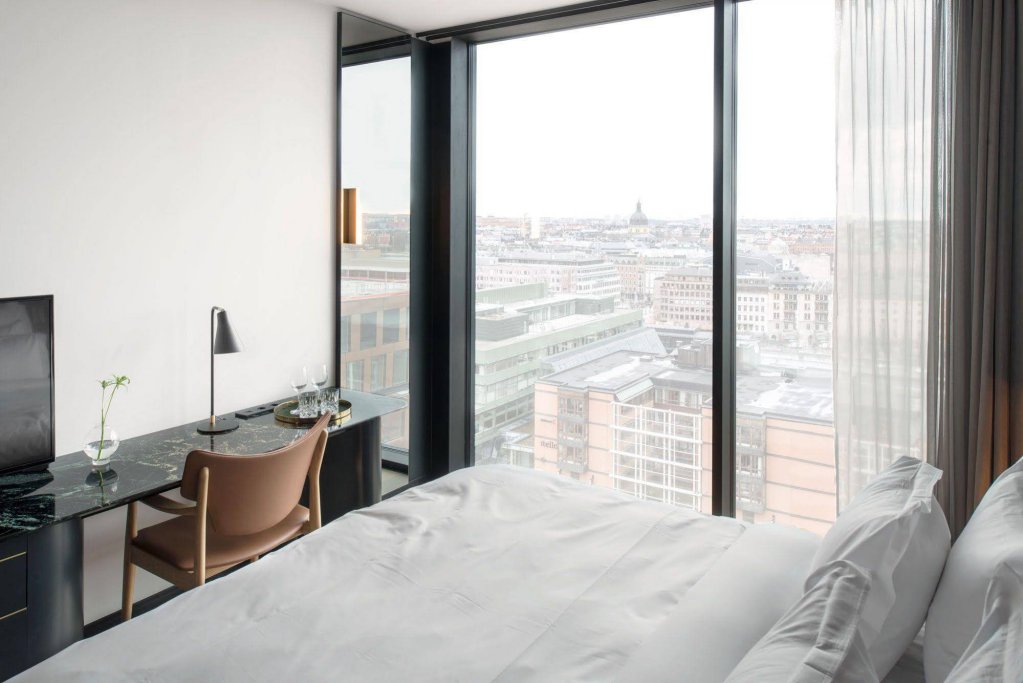 Фото Hotel At Six