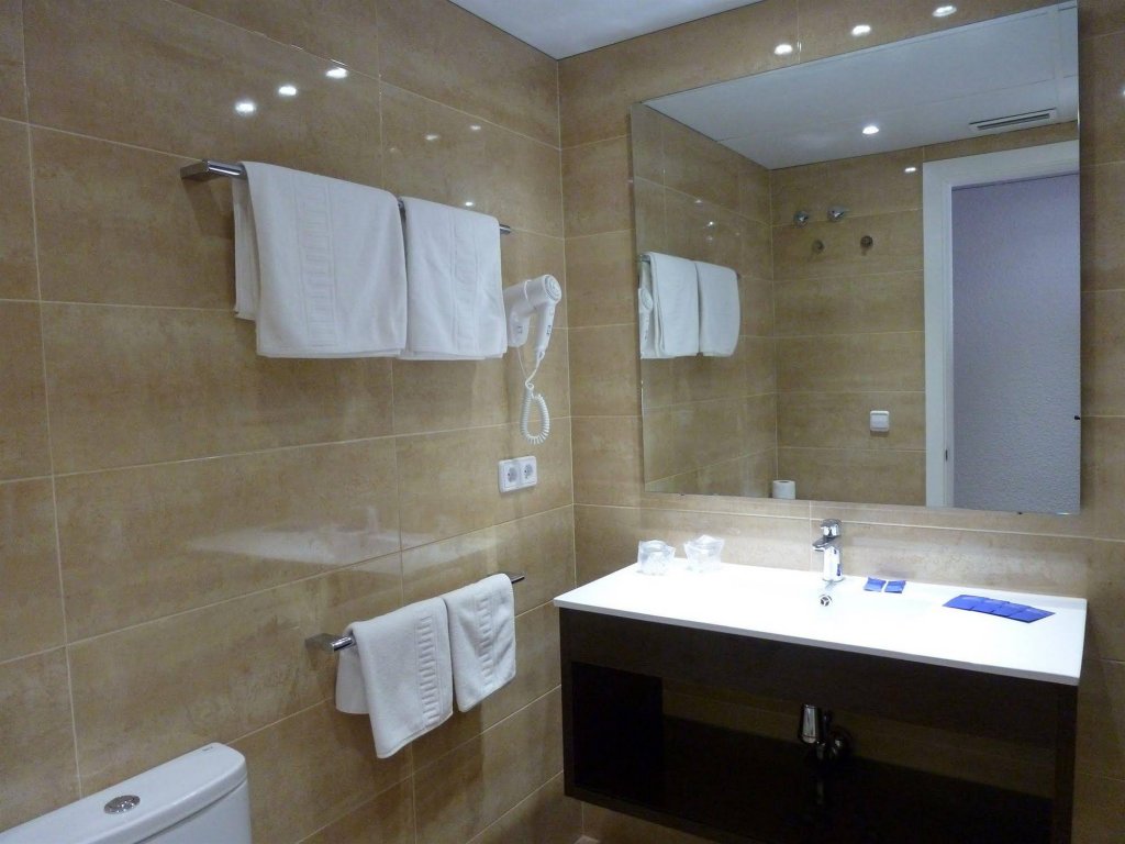 Фото Hotel La Carolina