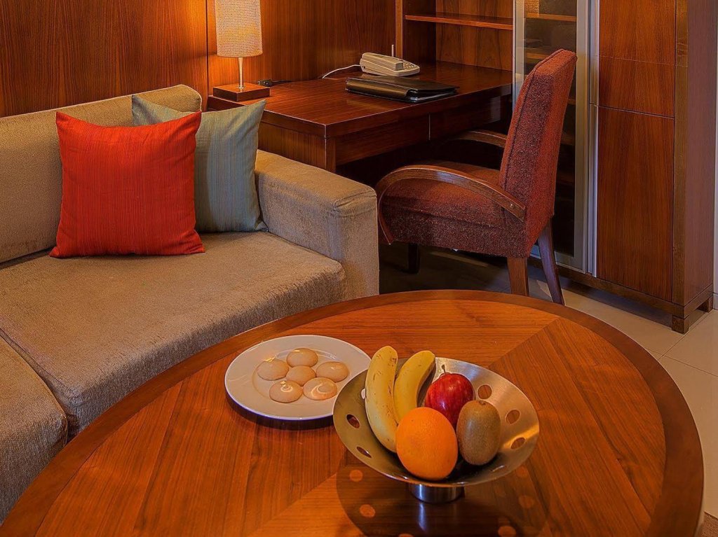 Фото Oakwood Residence Naylor Road Pune