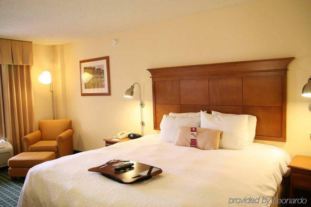 Фото Hampton Inn Louisville Downtown