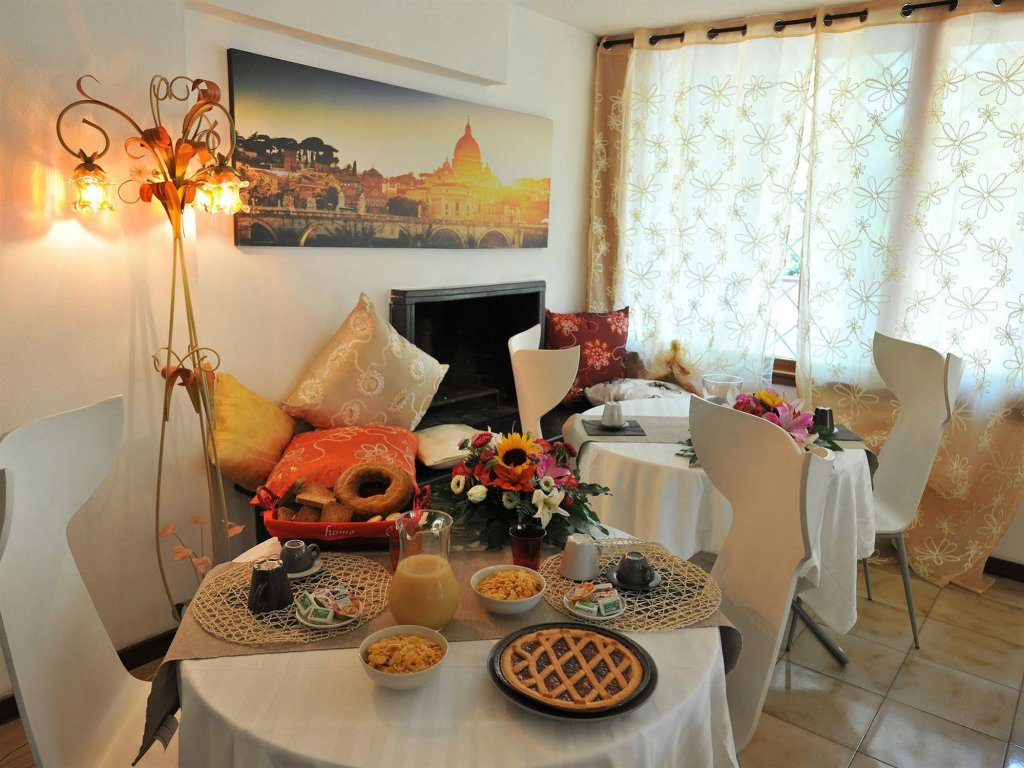 Фото Domus Domiziana B&b