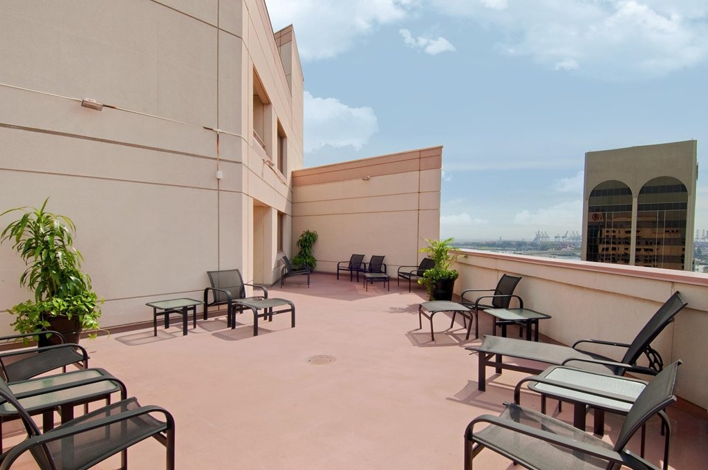 Фото Hilton Long Beach Hotel