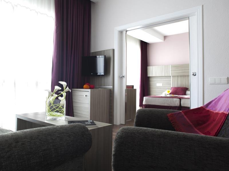 Фото Hotel Serrano by AA Hoteles