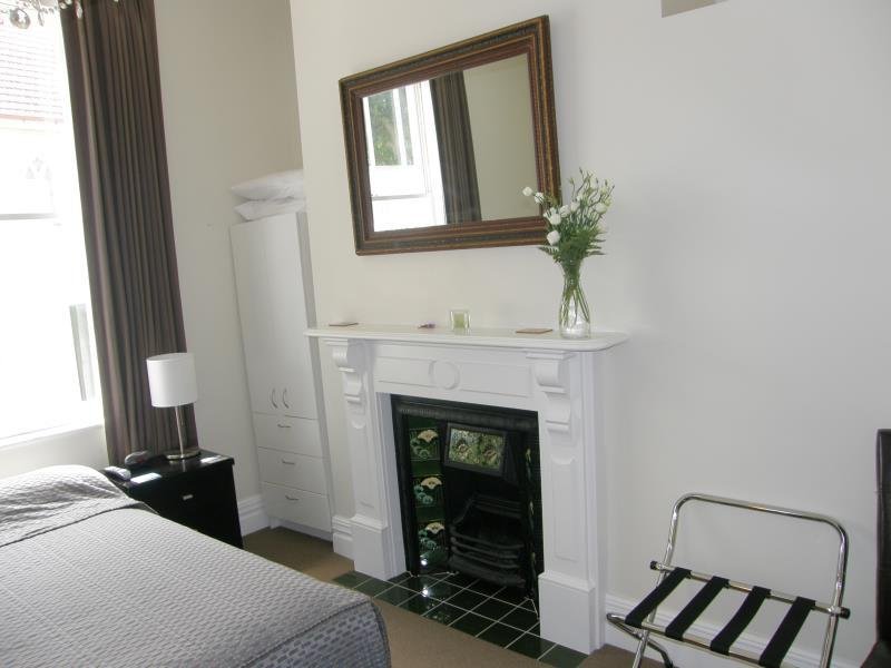 Фото Ponsonby Manor Guest House