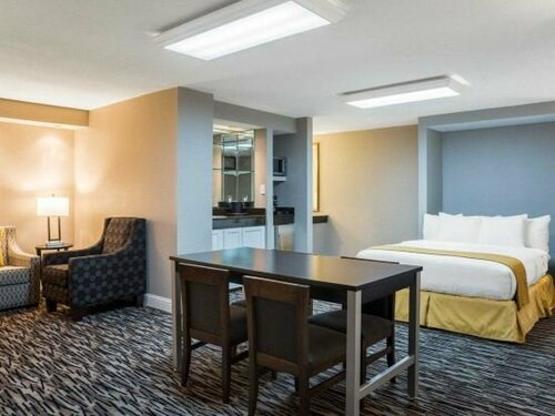 Гостиница Clarion Inn Conference Center Gonzales в Гонсалесе