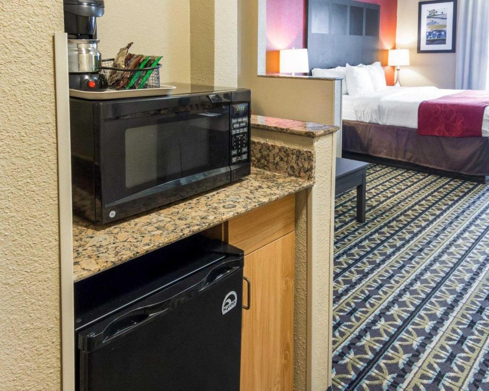 Фото Comfort Suites Monroe