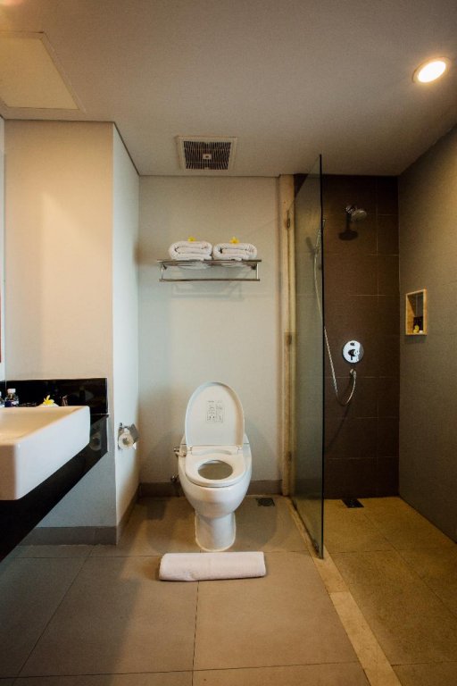 Фото The Kirana Canggu Hotel