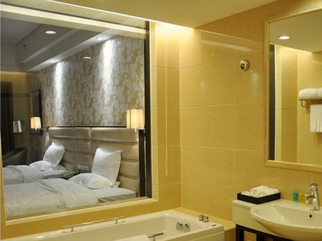 Фото Country Garden Phoenix Hotel Yunfu